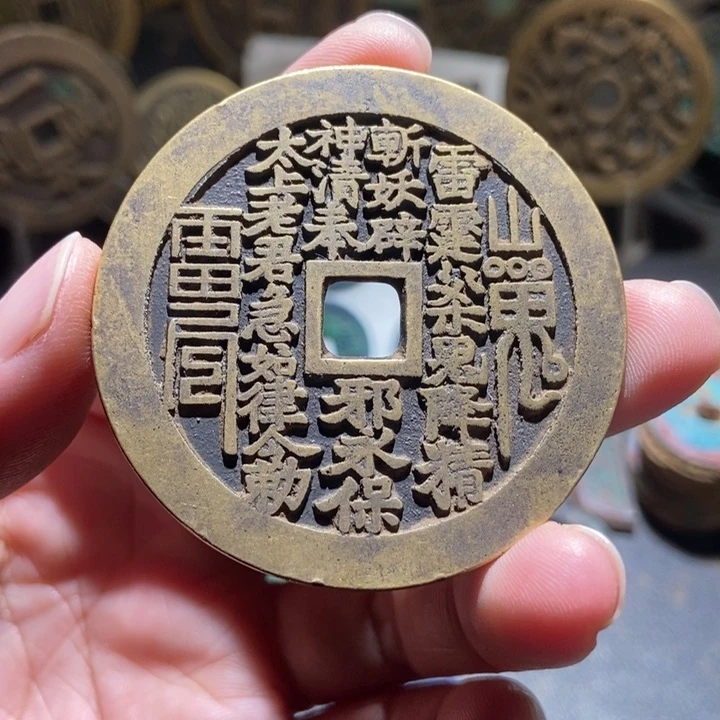 万***刀铜现代工艺品仿制品
