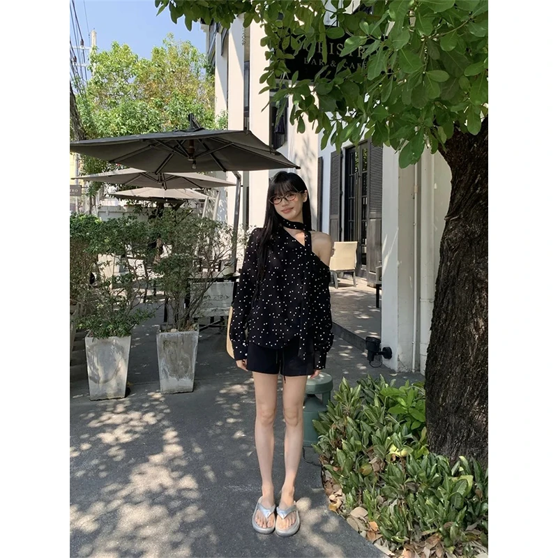 设计感挂脖飘带斜肩长袖上衣女2025秋季新款百搭休闲短裤两件套装