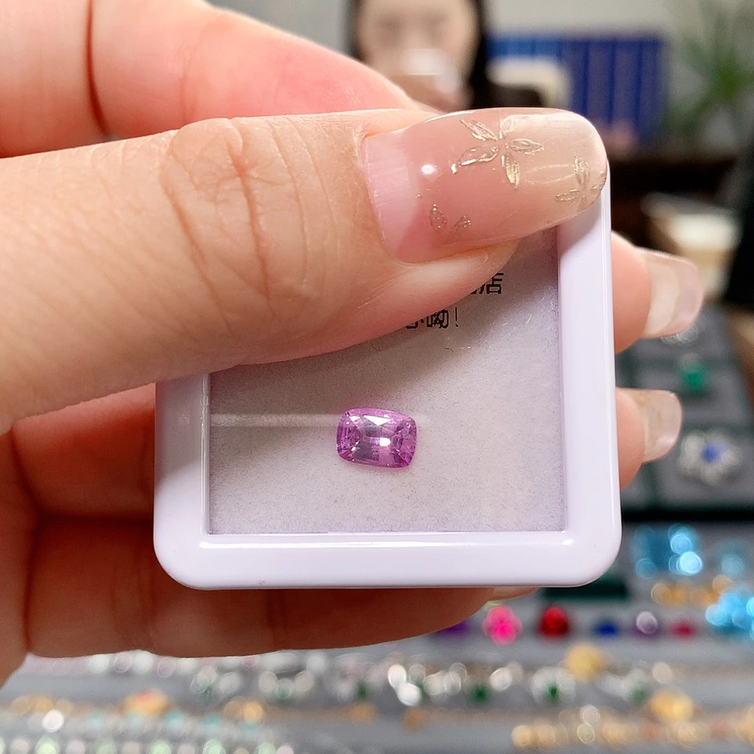彩色蓝宝石裸石无烧粉蓝宝裸石