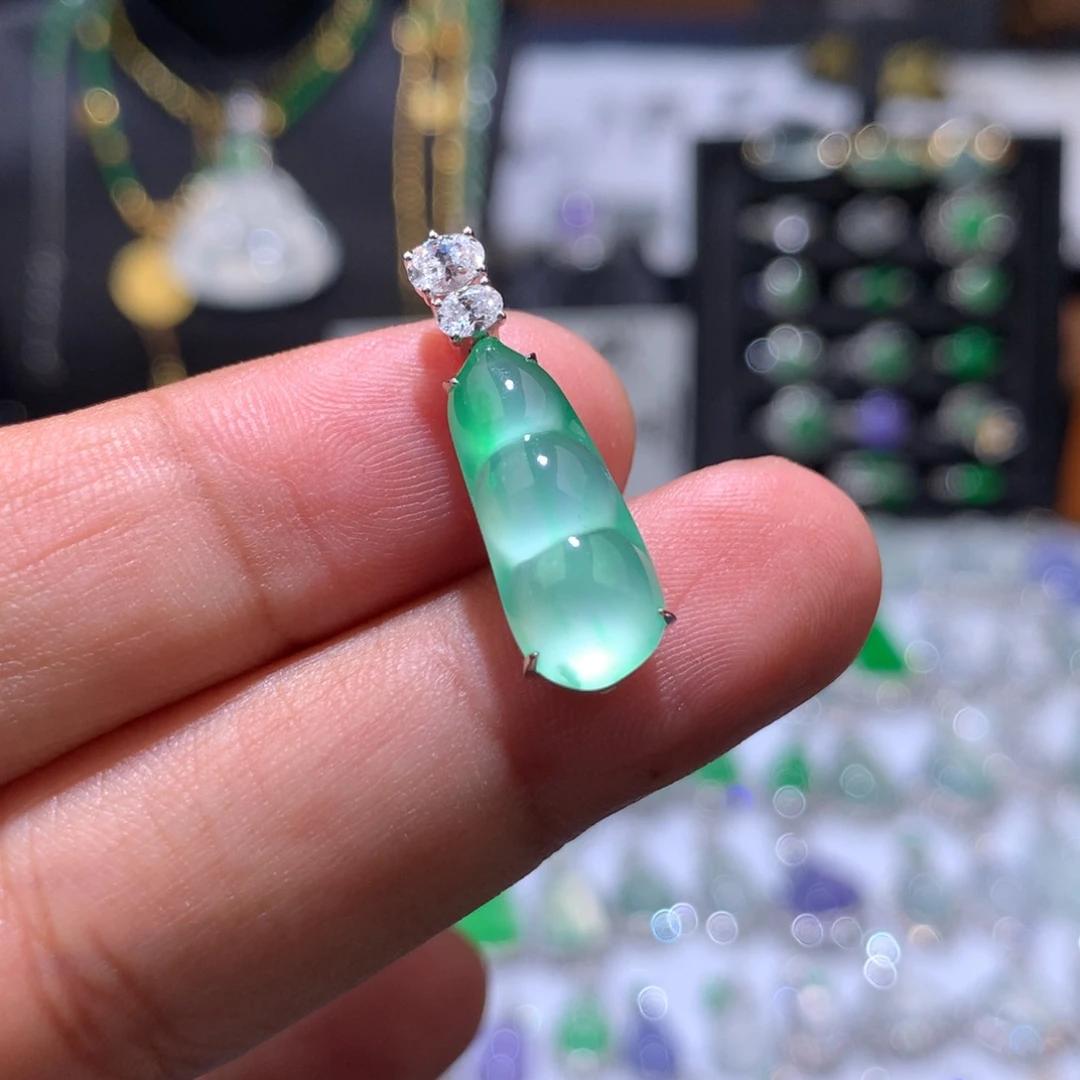 清***言翡翠18K金镶嵌吊坠(赠链)