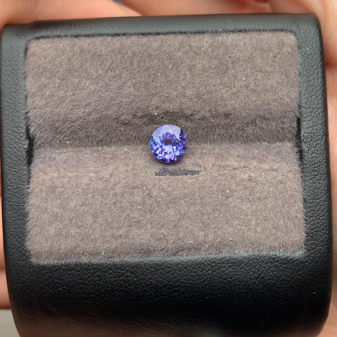 未镶嵌裸石坦桑石1.15ct