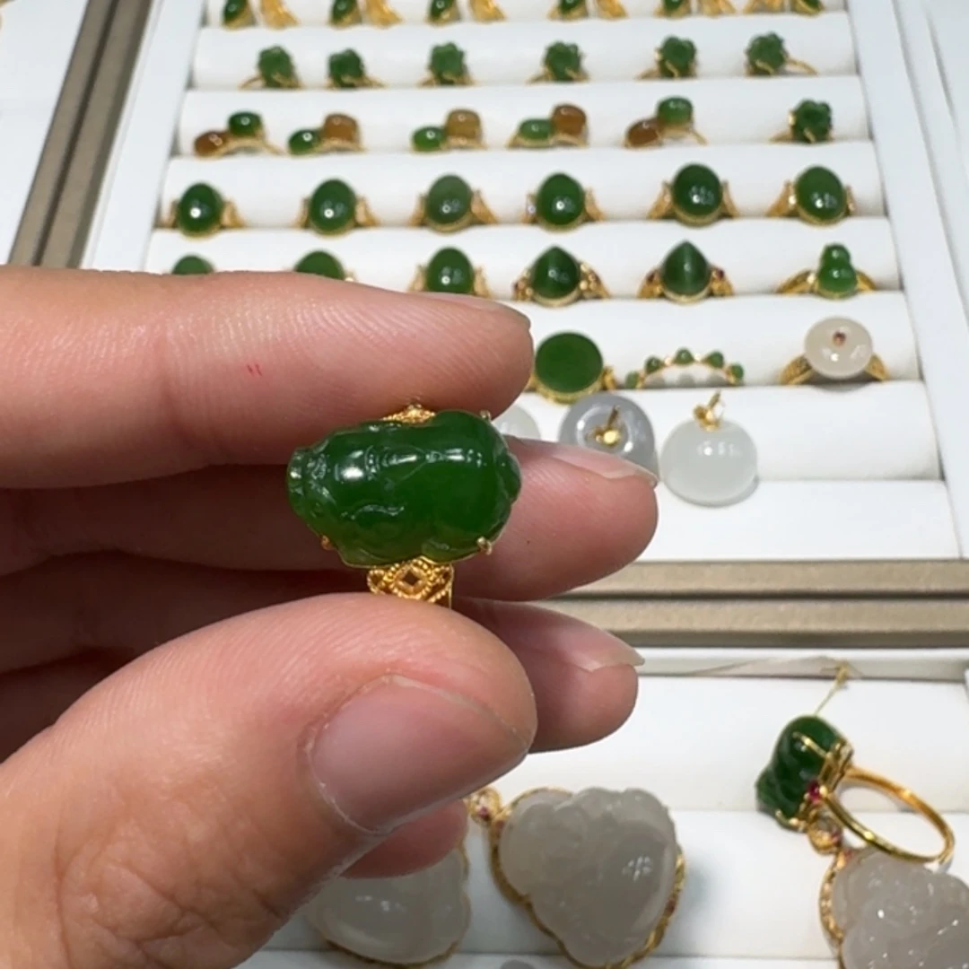 团***妈和田玉银S925镶嵌耳饰