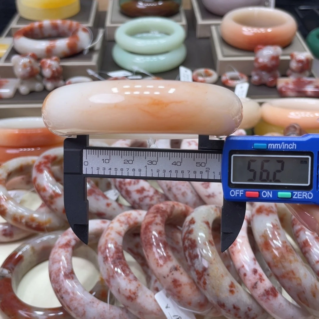 石英岩玉手镯未镶嵌