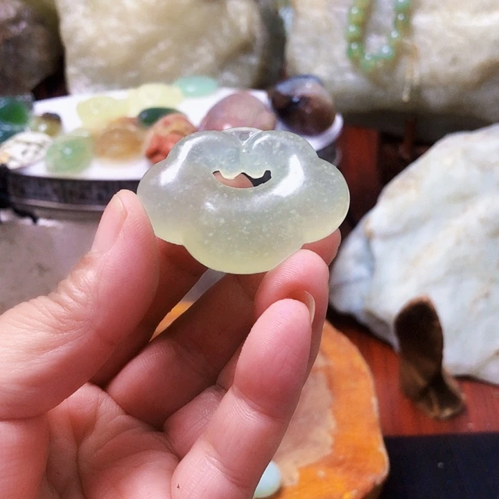 未镶嵌蛇纹石玉珠宝奇石A****舒