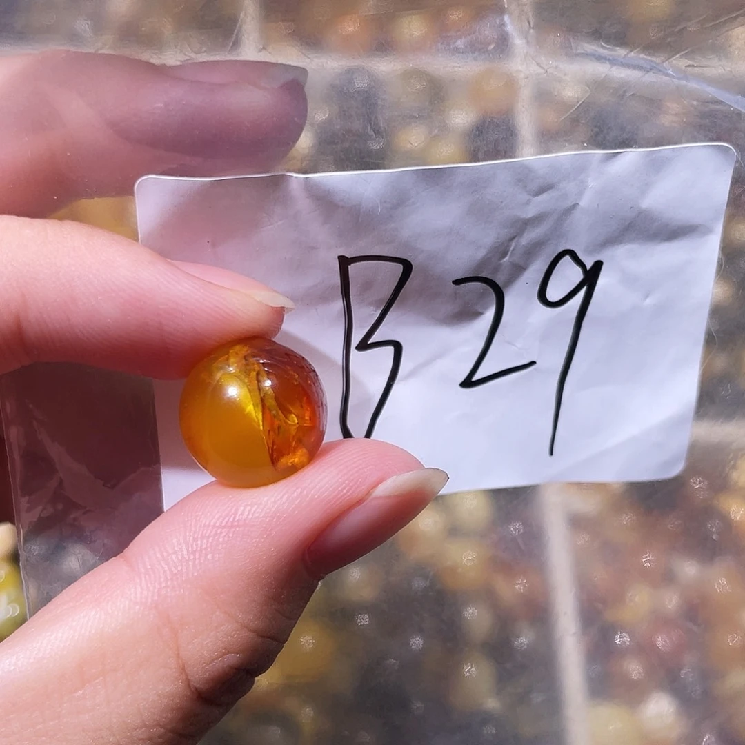 未镶嵌琥珀裸石14.4福利