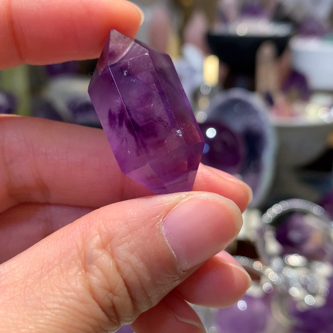 紫晶白水晶未镶嵌萨***?紫水晶