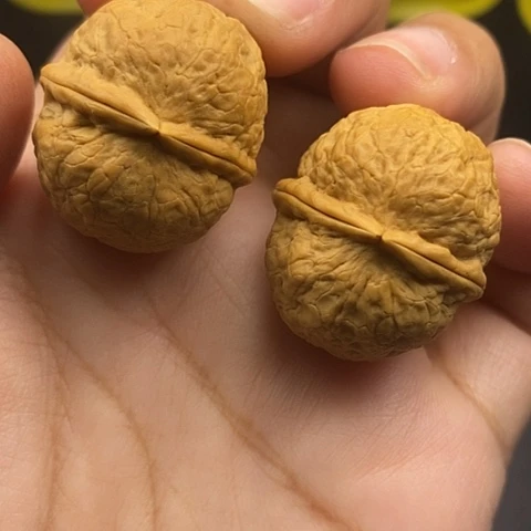 文玩核桃把件29尺鸽子蛋