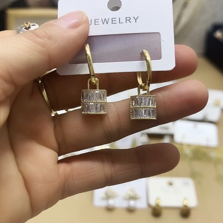 锆石铜合金合金饰品