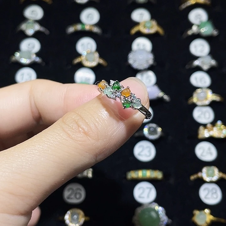 翡翠未镶嵌戒指戒指