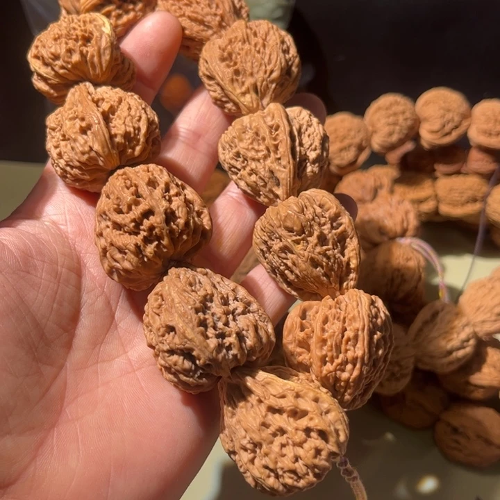 张***³文玩核桃手串…………