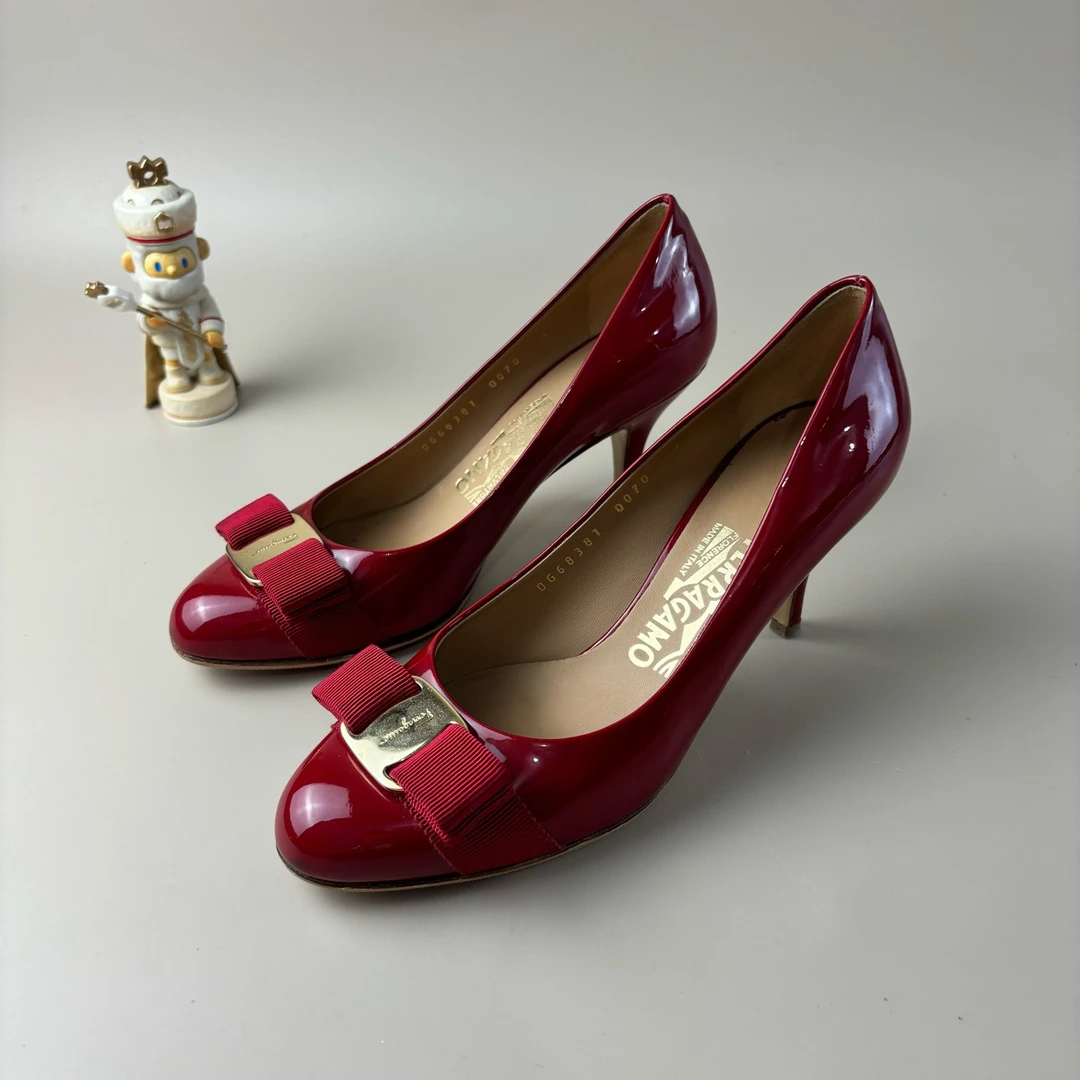 95新 FERRAGAMO/菲拉格慕 红金色蝴蝶结高跟鞋 35.5码 YLP3152
