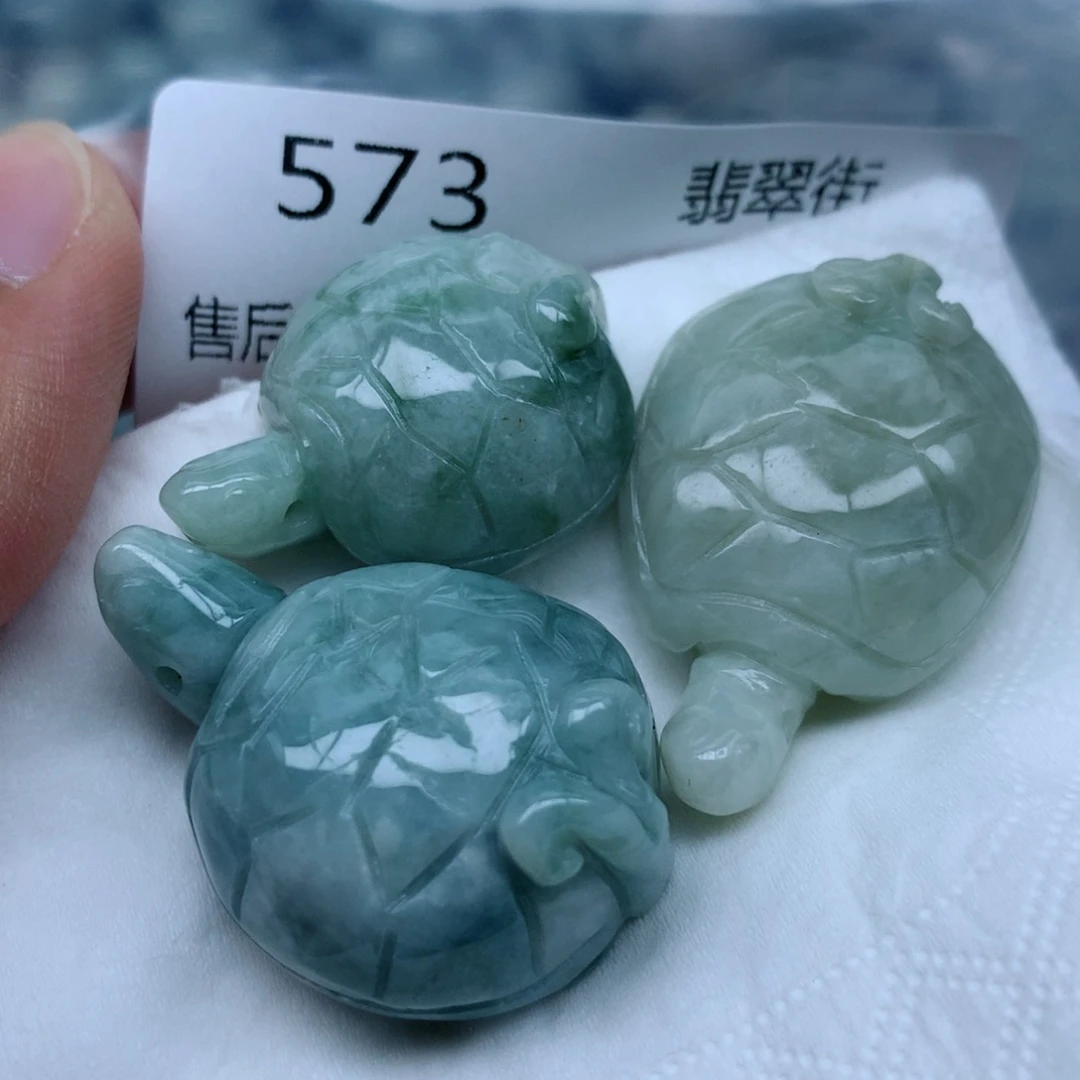 颈饰足铂镶嵌翡翠翡翠