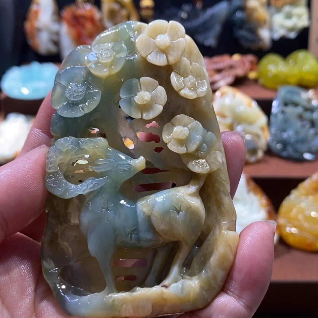 蛇纹石玉颈饰未镶嵌