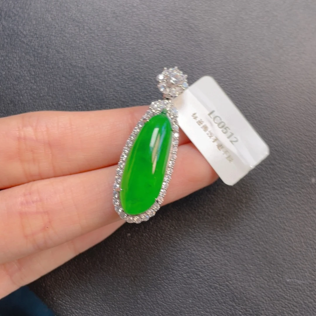 【闪购商品】颈饰银S925镶嵌翡翠