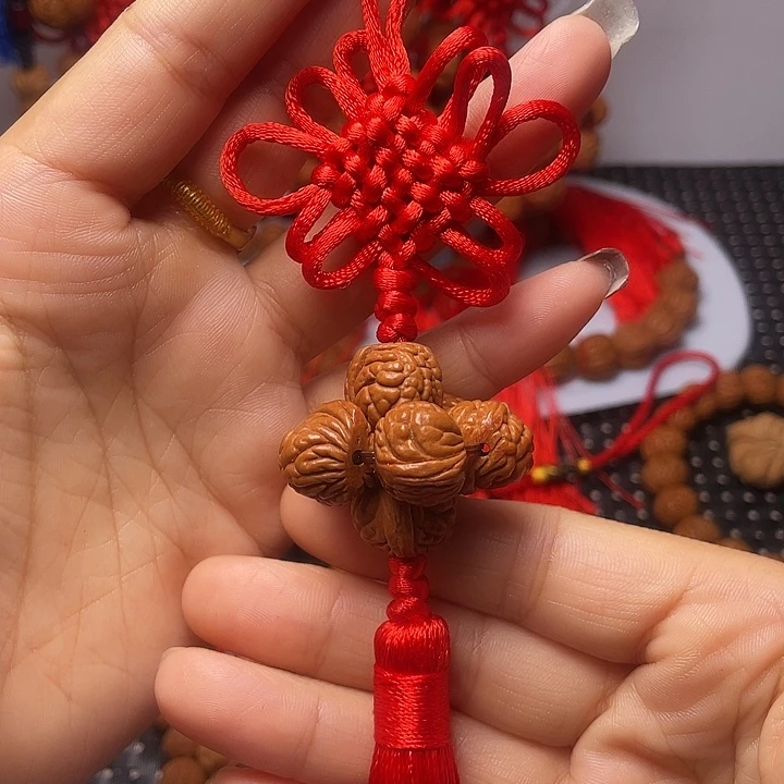 木质类龙纹桃枭挂件