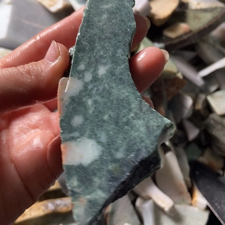 翡翠颈饰未镶嵌天然翡翠