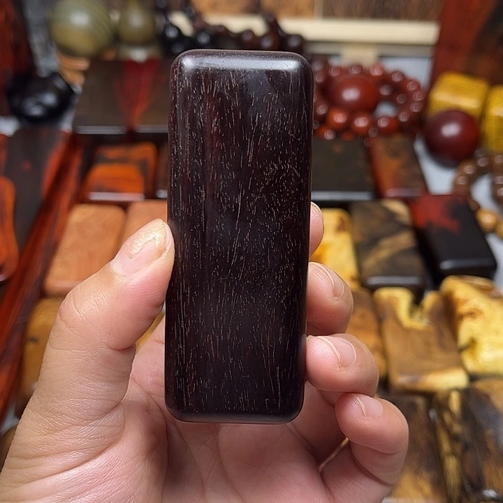 卫***》木小叶紫檀手把件95
