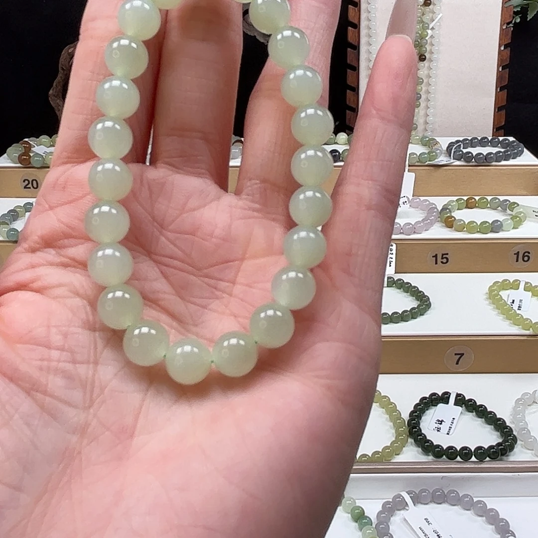 雨***虹和田玉未镶嵌手链