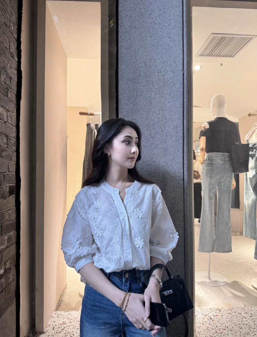 法式刺绣圆领衬衫小众设计感轻奢上衣宽松短袖休闲款