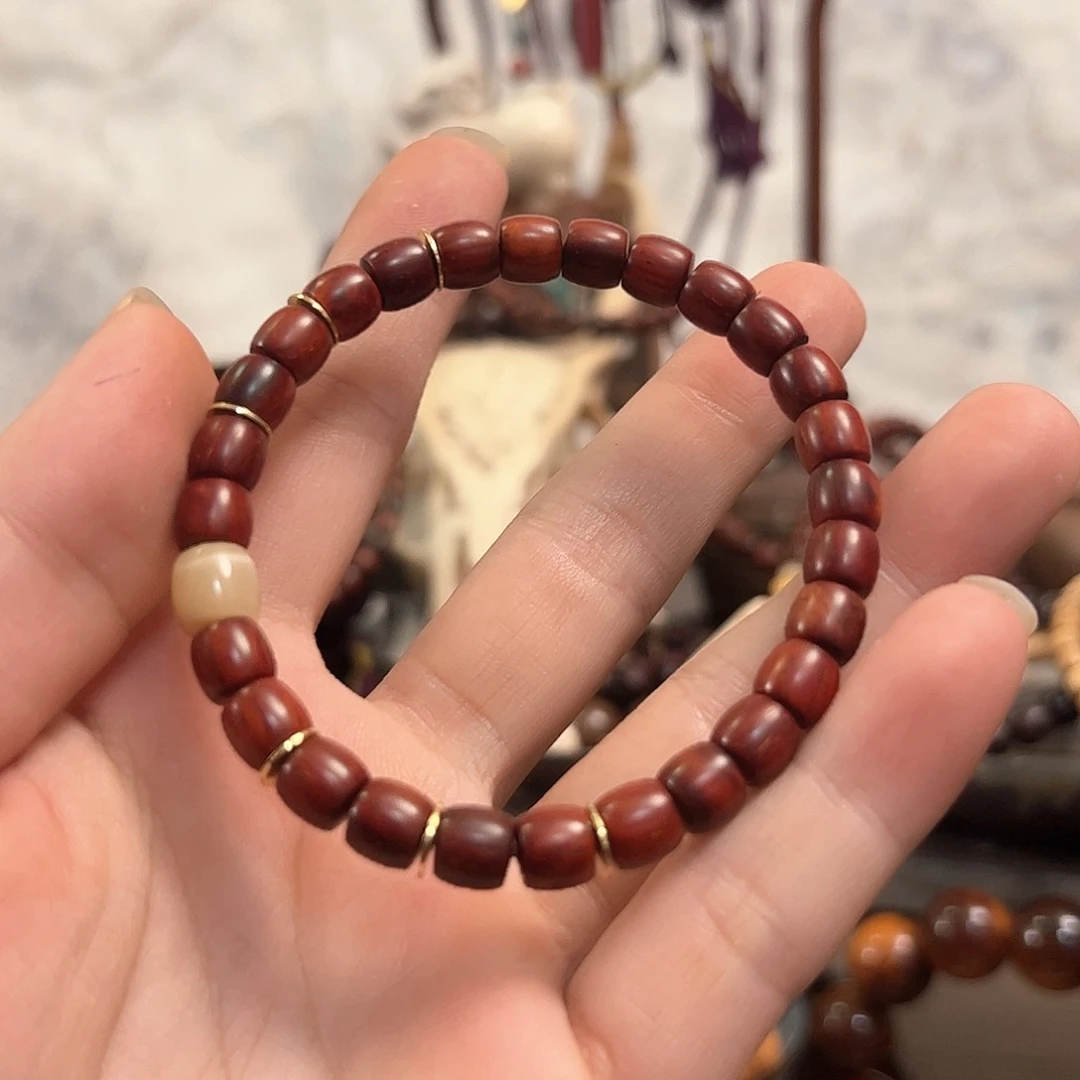 檀香紫檀（小叶紫檀）吊坠这样一个人真的要过