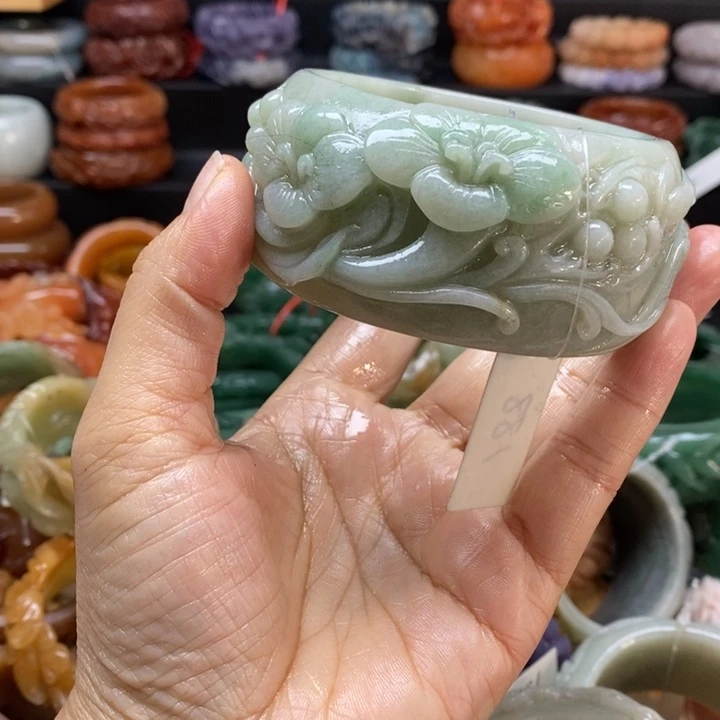 石英质玉手镯未镶嵌