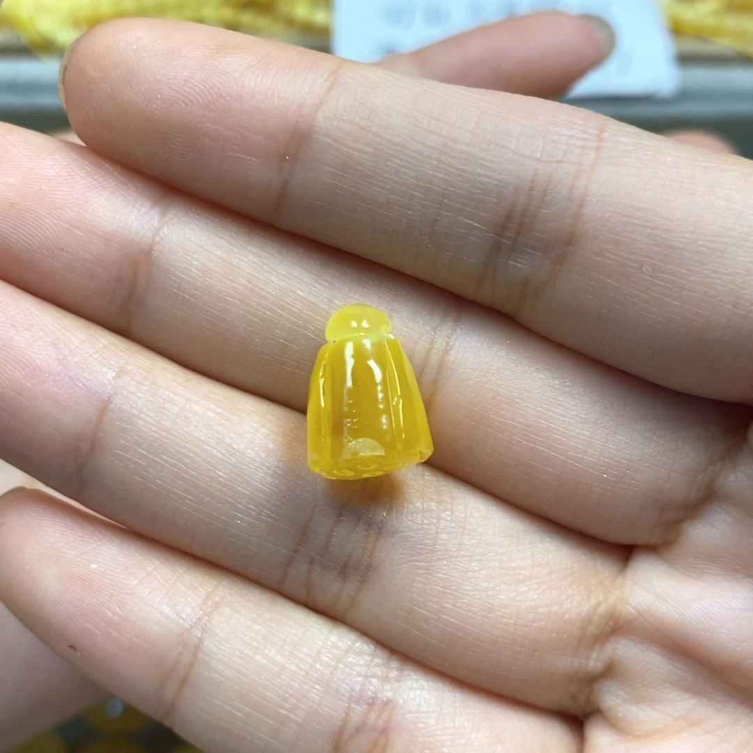 未镶嵌颈饰琥珀莲蓬