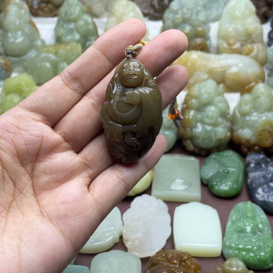 和田玉未镶嵌颈饰