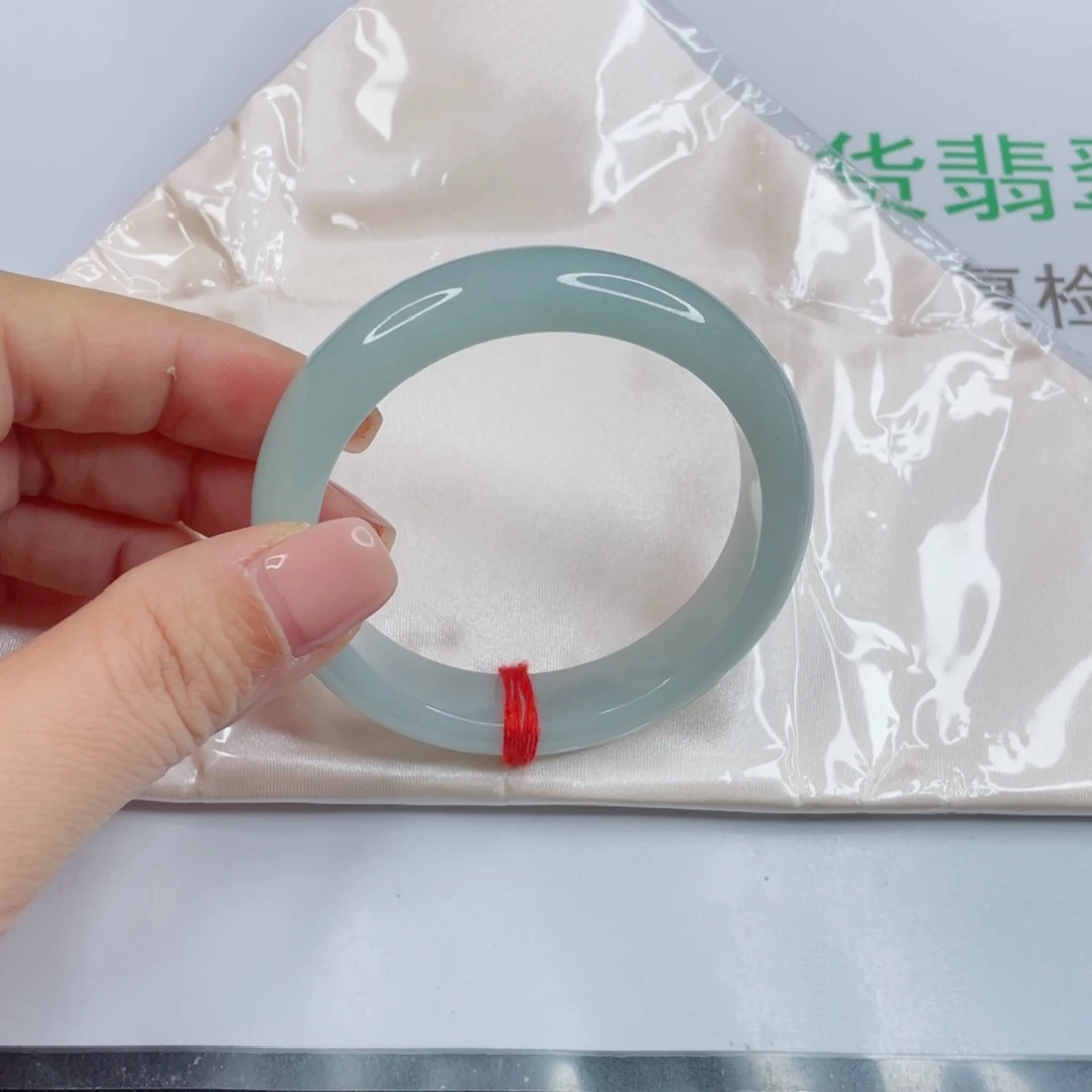 两***投翡翠未镶嵌手镯冰胶蓝手镯