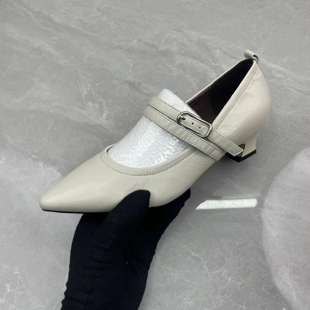 单鞋女 (羊皮)82-96(孤品) c区36/37码