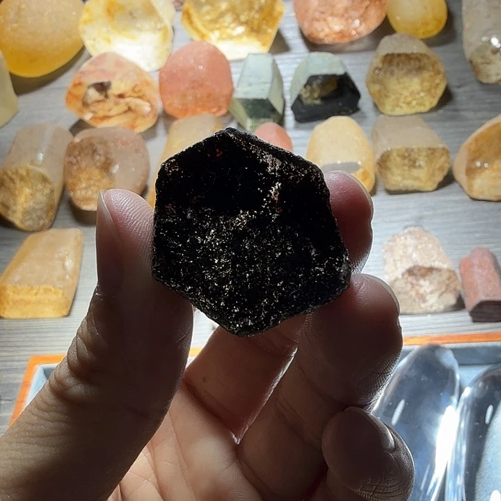 小***s未镶嵌珠宝半成品水晶