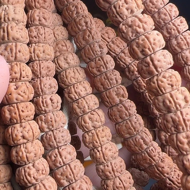 金刚菩提吊坠老树王薄切手持