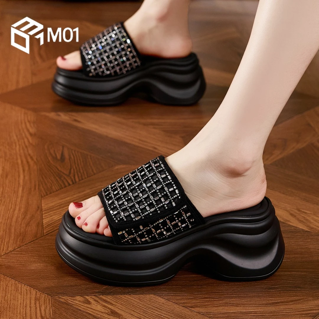 M01新款厚底松糕底一字拖鞋女夏外穿2025水钻高跟8cm小个子凉拖