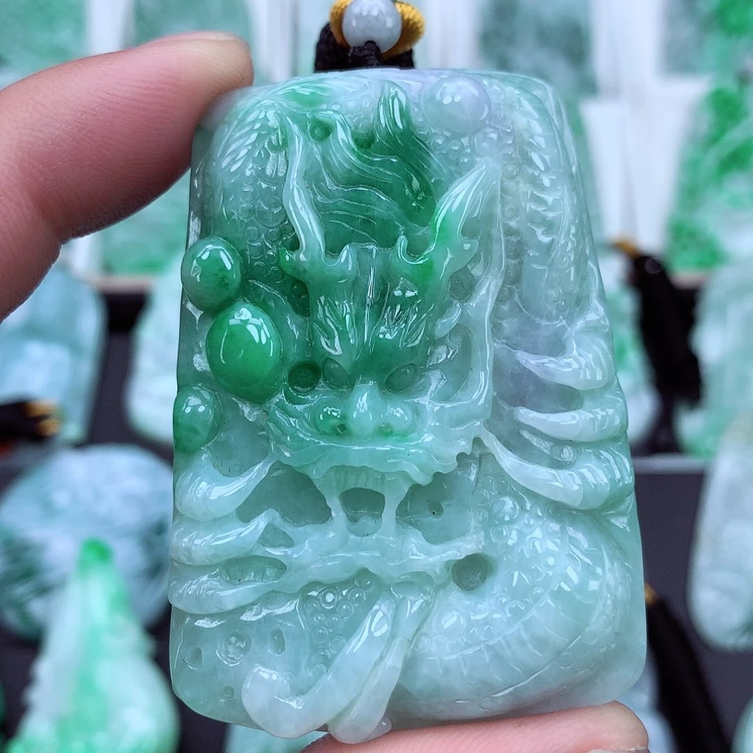 翡翠颈饰未镶嵌翡翠吊坠