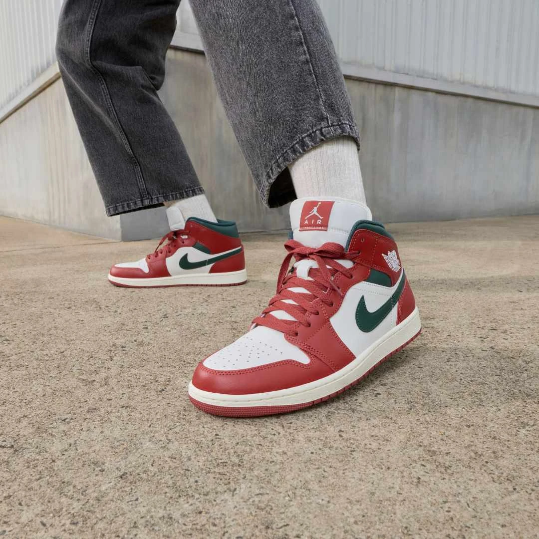 Jordan官方 AJ1 Mid 男子运动鞋休闲鞋复古中帮 DQ8426-105