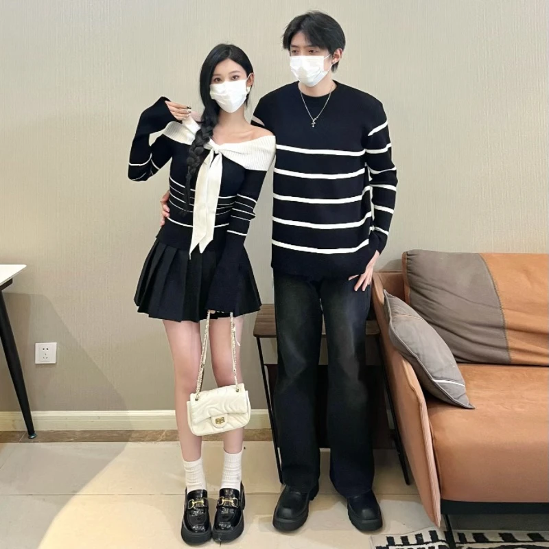 特别的情侣装早秋新款条纹高级感一字肩长袖针织男女百搭设计外穿