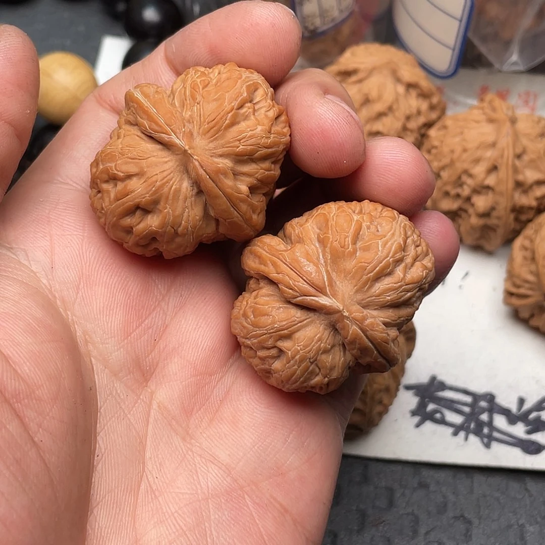 文玩核桃吊坠常****4元宝