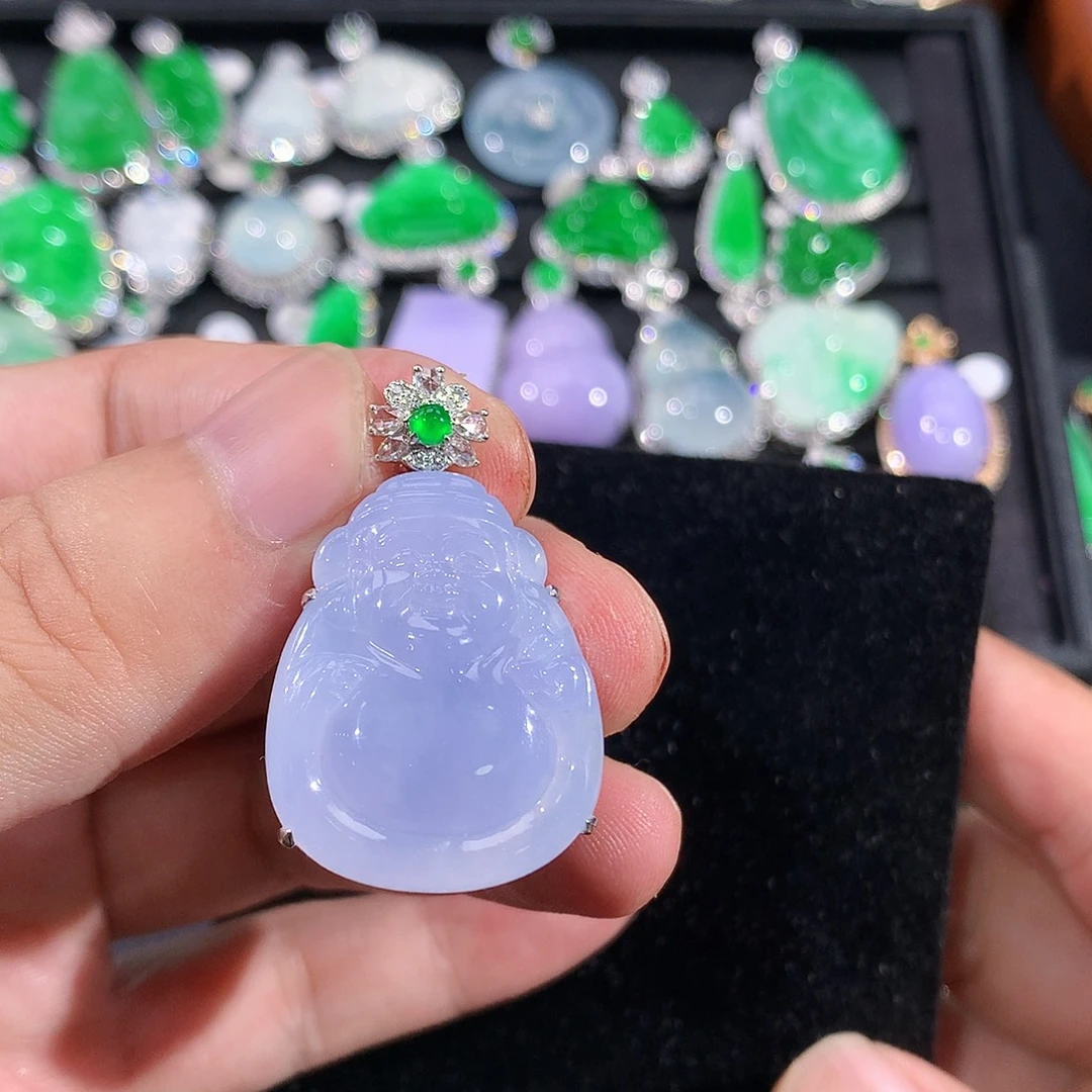 翡翠18K金镶嵌颈饰