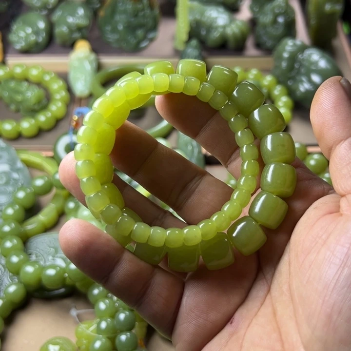 好***看岫岩老玉（透闪石质玉）未镶嵌挂件