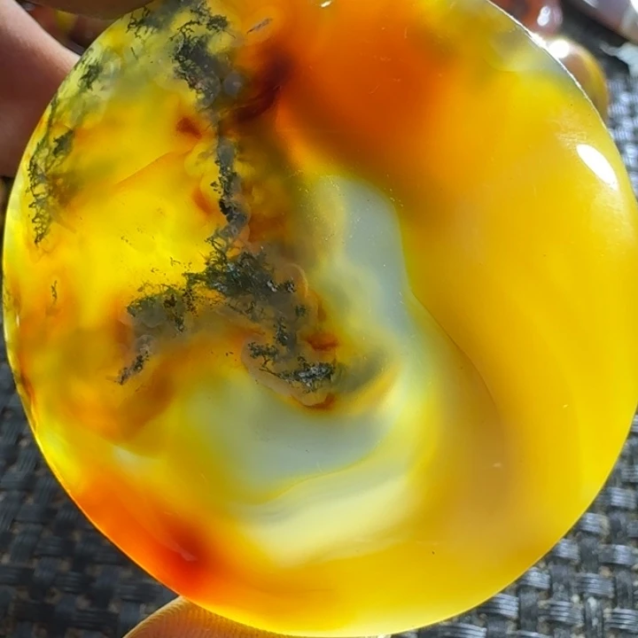 宏***九玛瑙/玉髓未镶嵌颈饰