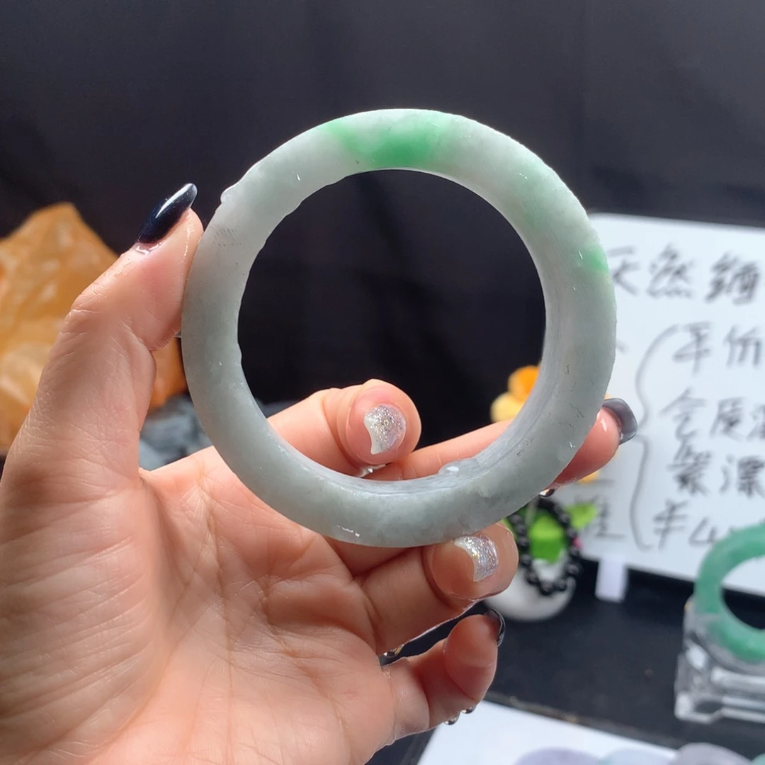 定制翡翠未镶嵌手镯