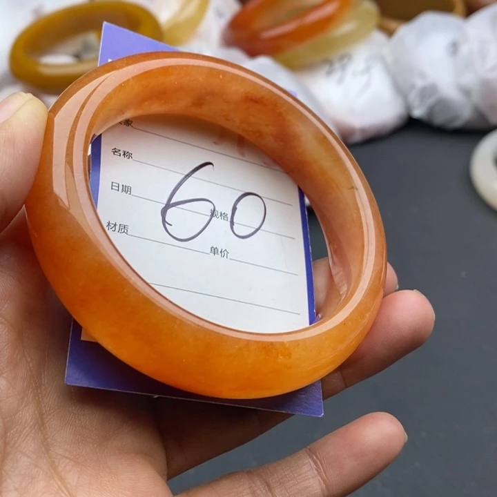 未镶嵌手镯石英质玉