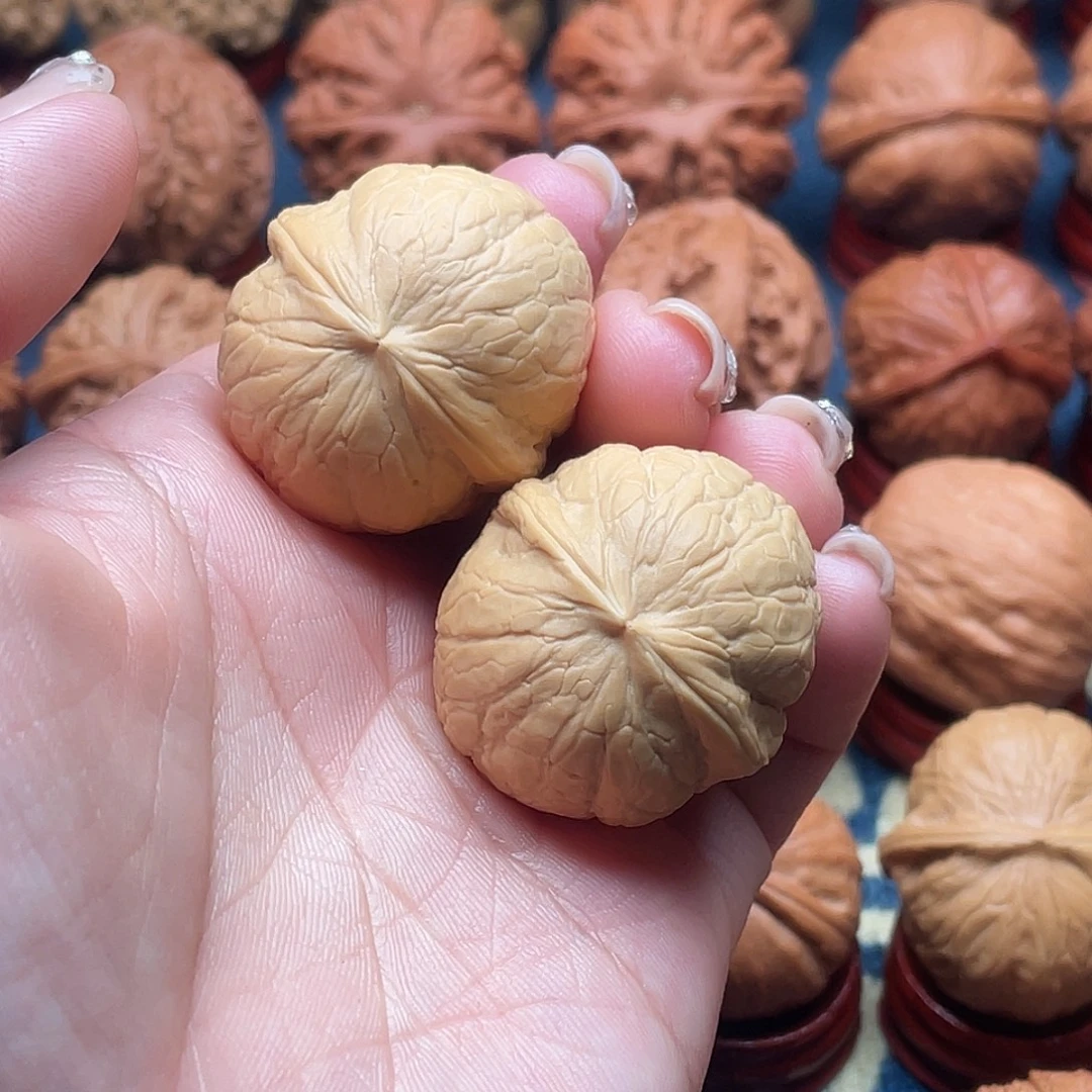 把件文玩核桃精品蛇皮球