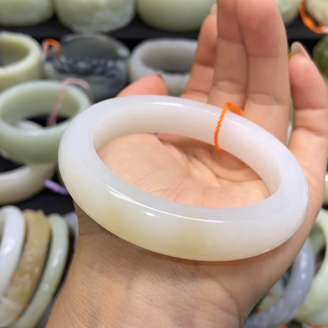 和田玉手镯未镶嵌58