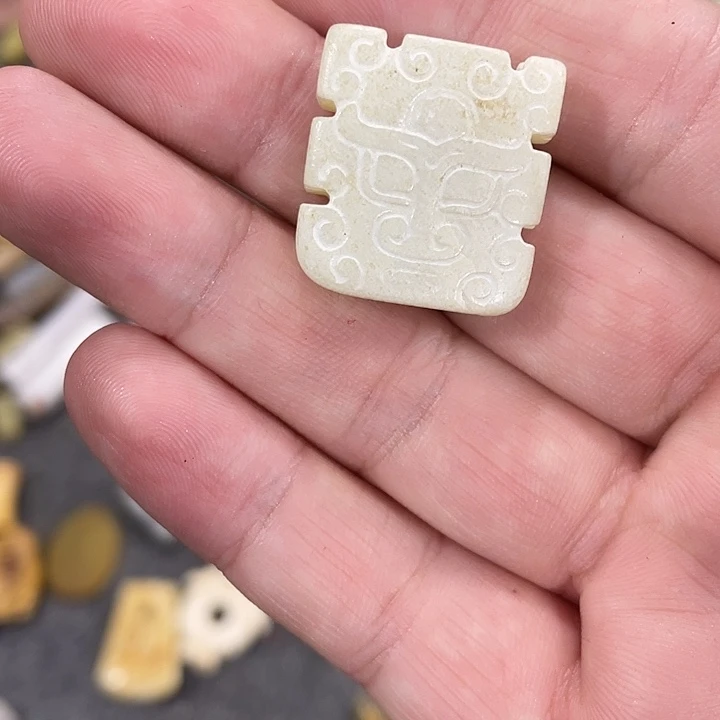 和田玉（糖玉）未镶嵌挂件