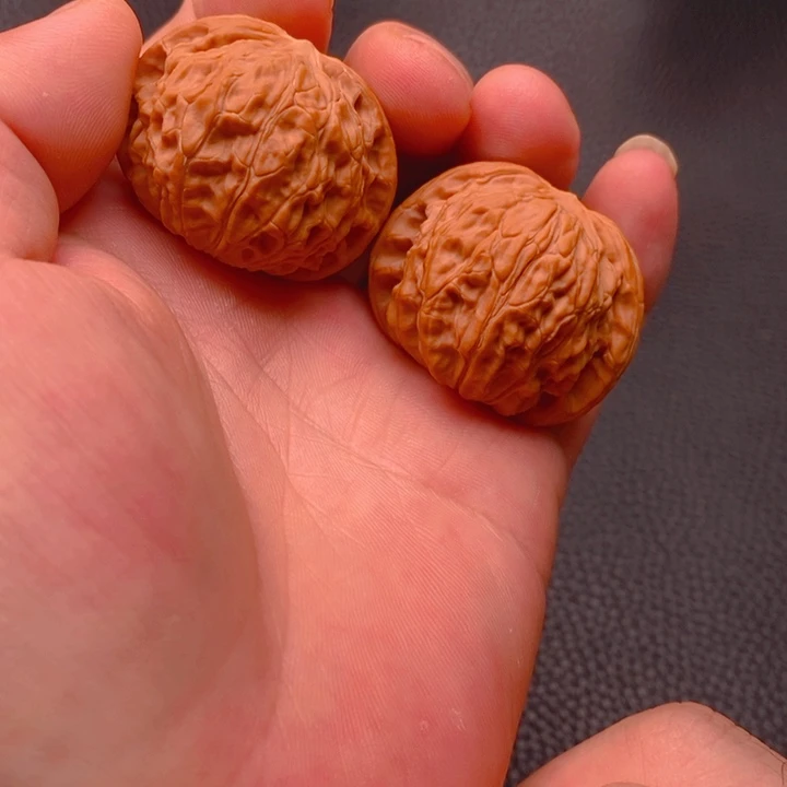 桃核把件?*文玩核桃磨盘狮子头全品