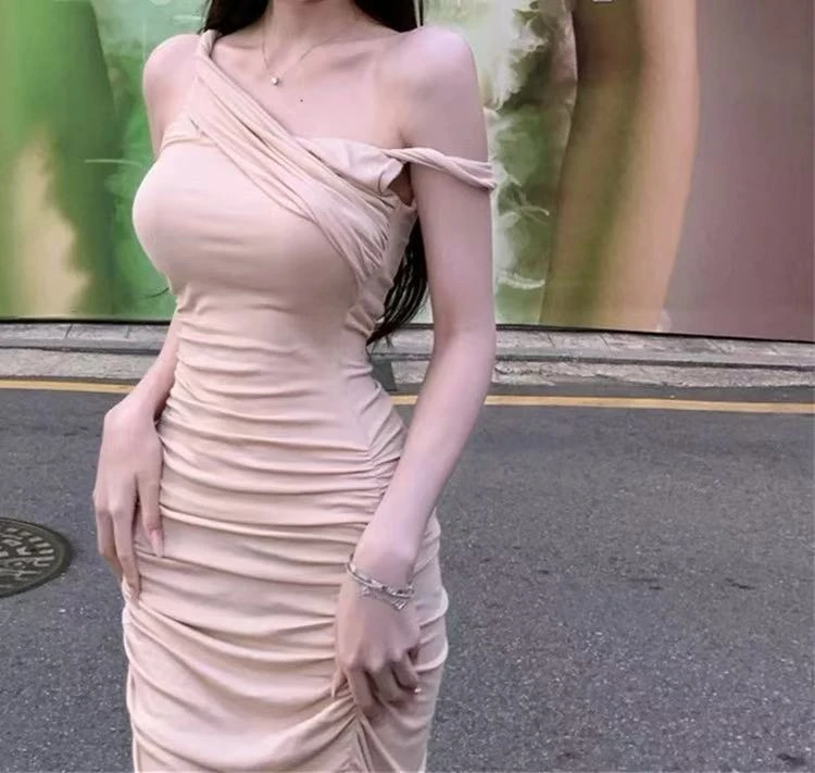 梦梦 MENGMENG｛美人滤镜 新款修身扭结单肩人鱼曲线褶皱包臀裙}