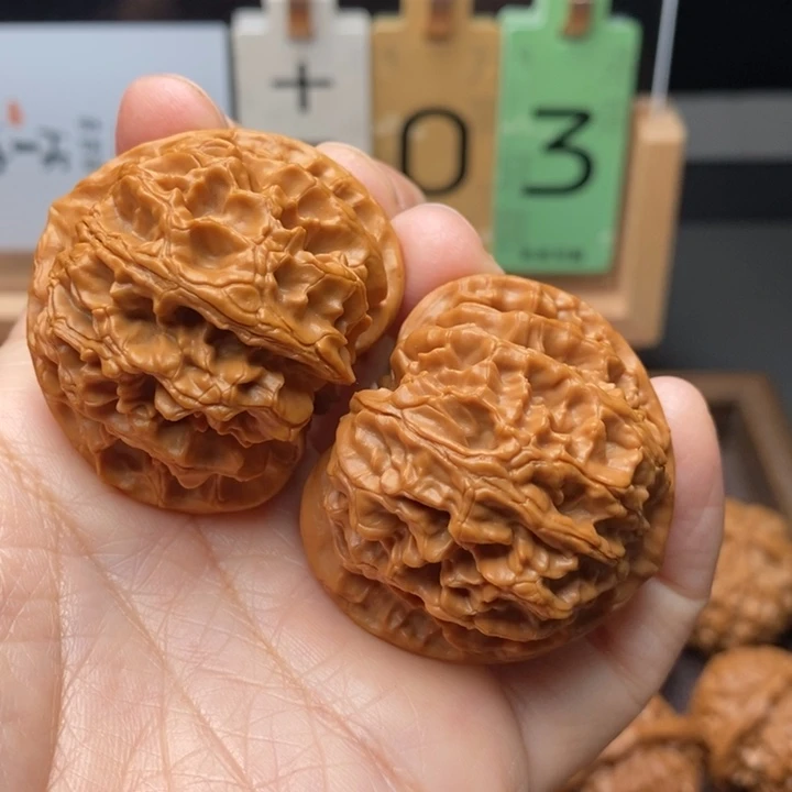 比***…把件文玩核桃苹果园43.5