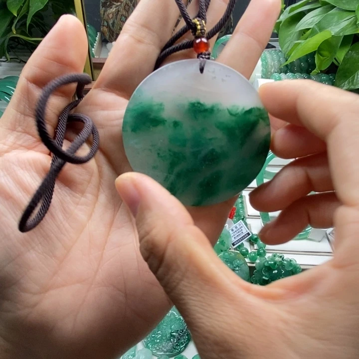 生***彩石英质玉未镶嵌颈饰