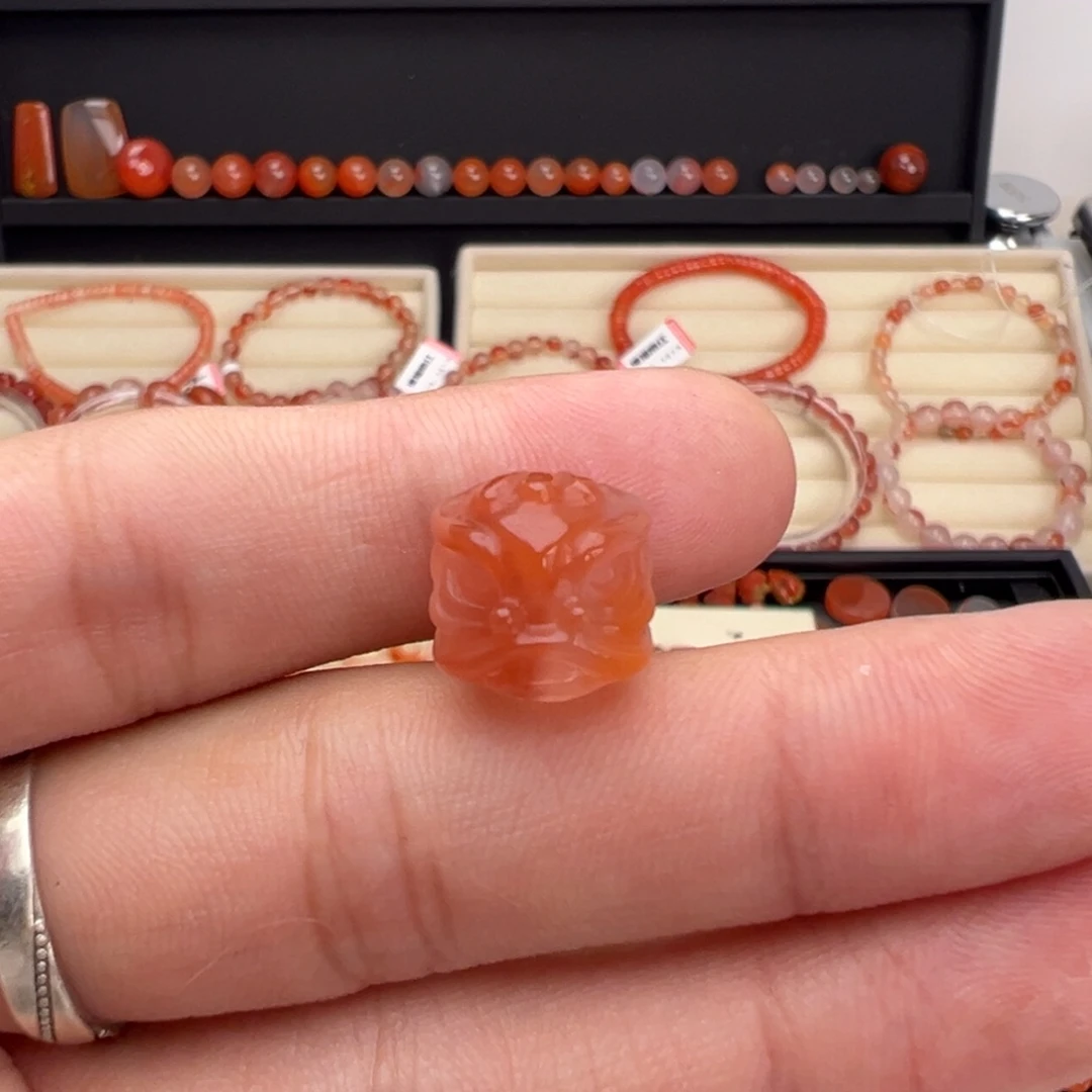 未镶嵌川料南红玛瑙醒狮