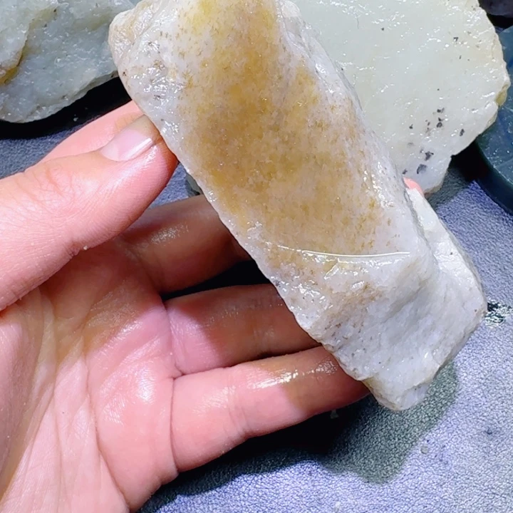 和田玉未镶嵌珠宝半成品